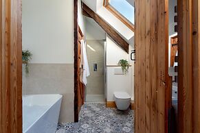 Old Coach House in Berry Pomeroy