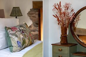 Old Coach House in Berry Pomeroy