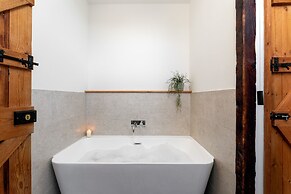 Old Coach House in Berry Pomeroy