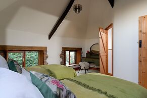 Old Coach House in Berry Pomeroy