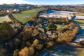 Old Coach House in Berry Pomeroy