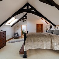 Old Coach House in Berry Pomeroy