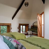 Old Coach House in Berry Pomeroy