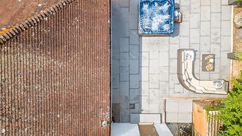 Bramblewood in Maidencombe