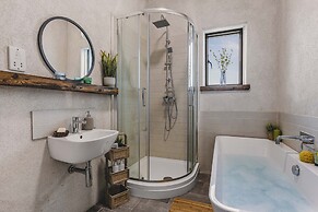 Heron House - Luxury Grand Designs Eco-home