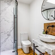 Vane Tower- Historic Retreat With Panoramic Sea Views