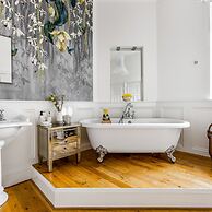 Vane Tower- Historic Retreat With Panoramic Sea Views