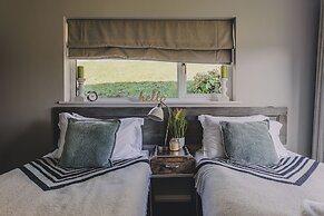 The Curlews in Bishopsteignton