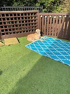 Large 3 bed Chalet -sleeps 6- dog Friendly- Garden