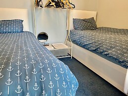 Large 3 bed Chalet -sleeps 6- dog Friendly- Garden