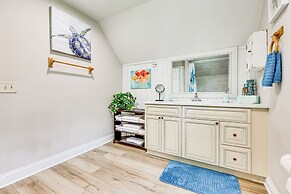 Cozy Fruit Cove Cottage on Hobby Farm w/ Wildlife!