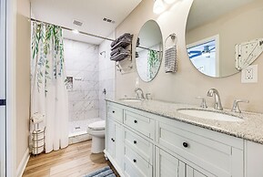 Cozy Fruit Cove Cottage on Hobby Farm w/ Wildlife!