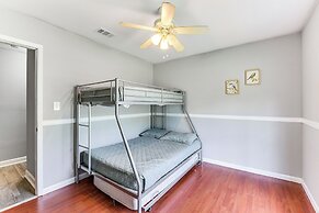 Fort Walton Beach Home w/ Grill: 4 Mi to Beach!