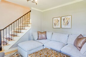 Walkable Thiensville Retreat Near Hiking!