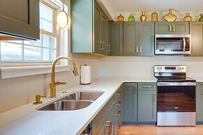 Walkable Thiensville Retreat Near Hiking!
