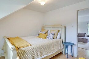 Walkable Thiensville Retreat Near Hiking!