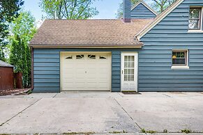 Walkable Thiensville Retreat Near Hiking!