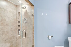 Lake Erie Family Getaway in Amherst: Pets Welcome!