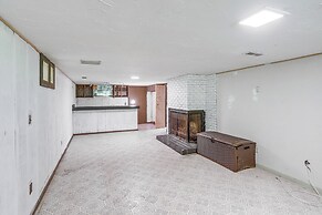 Lake Erie Family Getaway in Amherst: Pets Welcome!