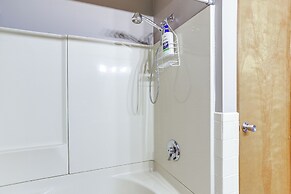 Lake Erie Family Getaway in Amherst: Pets Welcome!