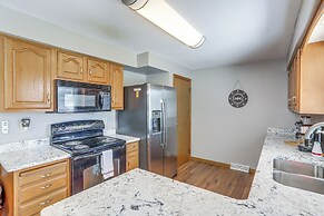 Lake Erie Family Getaway in Amherst: Pets Welcome!