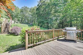 BBQ Ready: Quiet Connecticut Retreat w/ Fire Pit