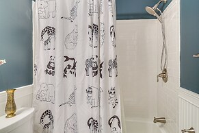 BBQ Ready: Quiet Connecticut Retreat w/ Fire Pit