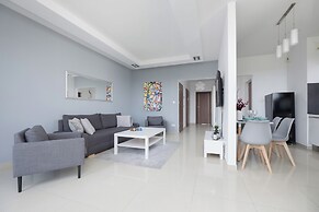 Cozy Apartment for 4 by Renters