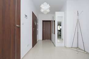 Cozy Apartment for 4 by Renters