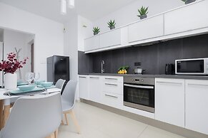 Cozy Apartment for 4 by Renters