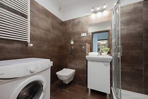 Cozy Apartment for 4 by Renters