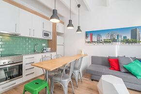 Fira POP 2 Modern Balcony by Myrentalhost