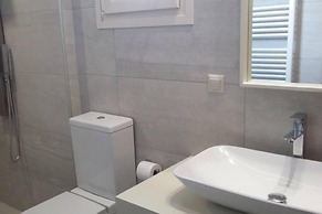 Luxury Holiday Home 4 Bedroom Villa in Paleokastro