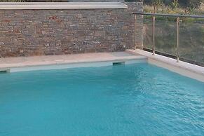Luxury Holiday Home 4 Bedroom Villa in Paleokastro