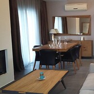 Luxury Holiday Home 4 Bedroom Villa in Paleokastro