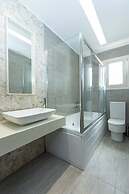 Luxury Holiday Home 4 Bedroom Villa in Paleokastro