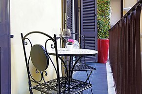 Domus Aurea Luxury Suites