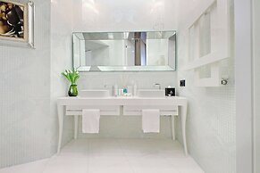 Domus Aurea Luxury Suites