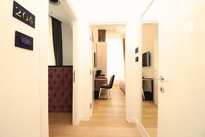 Domus Aurea Luxury Suites