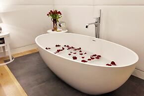 Domus Aurea Luxury Suites