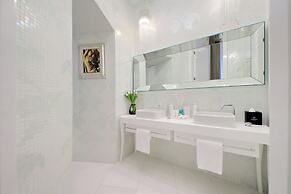 Domus Aurea Luxury Suites