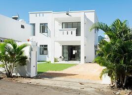 4 Bedroom Private Villa Villa La Tourelle