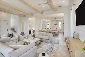 Emerald Enclave by Avantstay 18bdr Buyout Two Stunning Homes by the Be