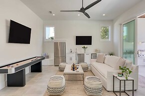 Emerald Enclave by Avantstay 18bdr Buyout Two Stunning Homes by the Be