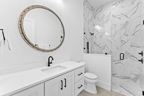 Emerald Enclave by Avantstay 18bdr Buyout Two Stunning Homes by the Be