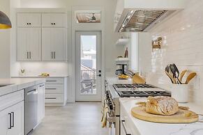 Emerald Enclave by Avantstay 18bdr Buyout Two Stunning Homes by the Be