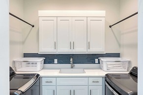 Emerald Enclave by Avantstay 18bdr Buyout Two Stunning Homes by the Be