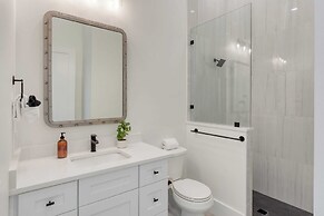 Emerald Enclave by Avantstay 18bdr Buyout Two Stunning Homes by the Be