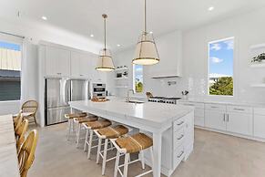 Emerald Enclave by Avantstay 18bdr Buyout Two Stunning Homes by the Be