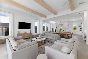 Emerald Enclave by Avantstay 18bdr Buyout Two Stunning Homes by the Be